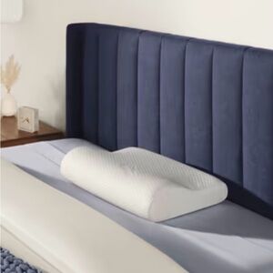 Brand new Tempur-pedic pillow for side sleepers